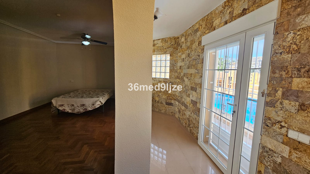 Se vende Villa - Chalet de 6 dormitorios en Costa Calida, Murcia, España