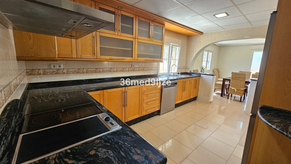 Se vende Villa - Chalet de 6 dormitorios en Costa Calida, Murcia, España