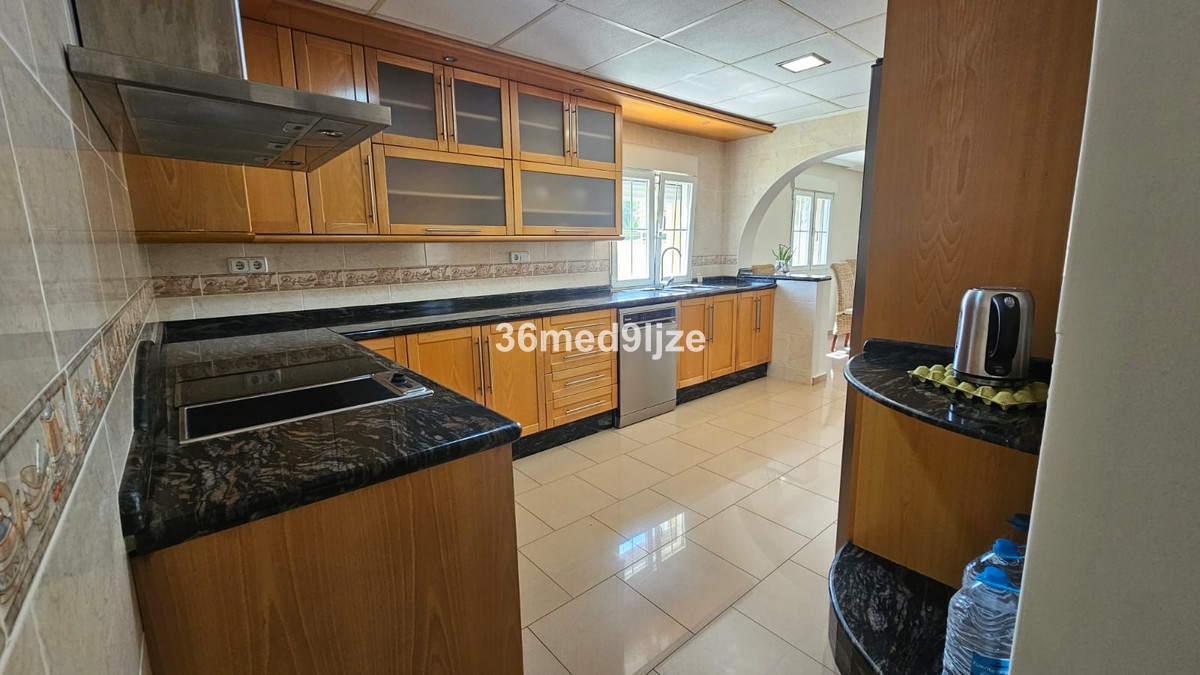 Se vende Villa - Chalet de 6 dormitorios en Costa Calida, Murcia, España