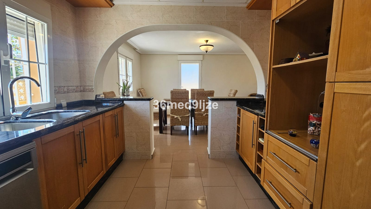 Se vende Villa - Chalet de 6 dormitorios en Costa Calida, Murcia, España