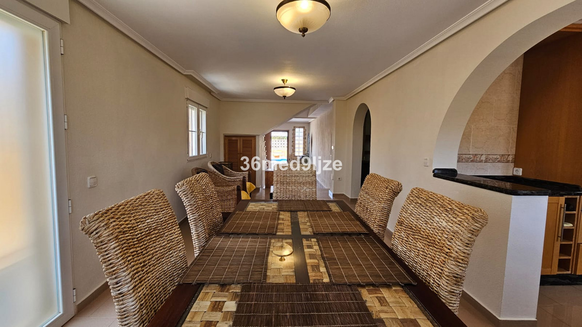 Se vende Villa - Chalet de 6 dormitorios en Costa Calida, Murcia, España