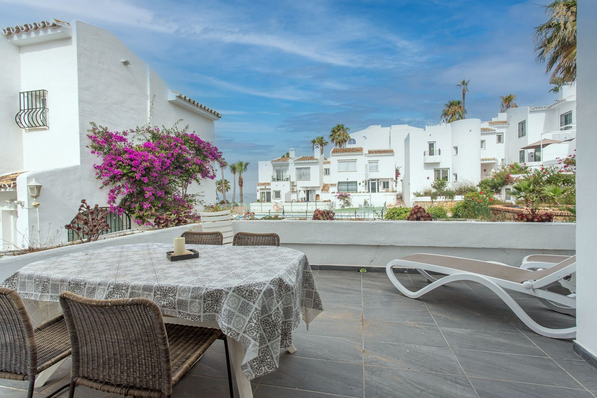 Se vende Pareada de 2 dormitorios en Costa Del Sol, Málaga, España