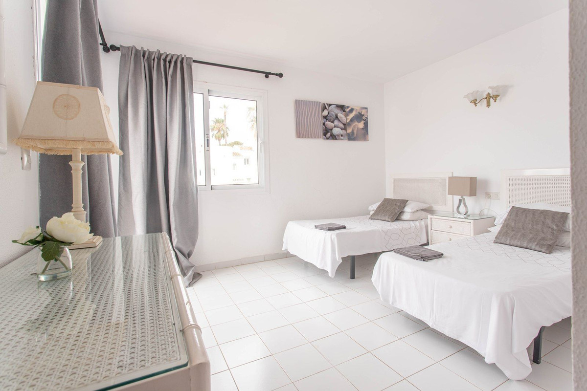 Se vende Pareada de 2 dormitorios en Costa Del Sol, Málaga, España