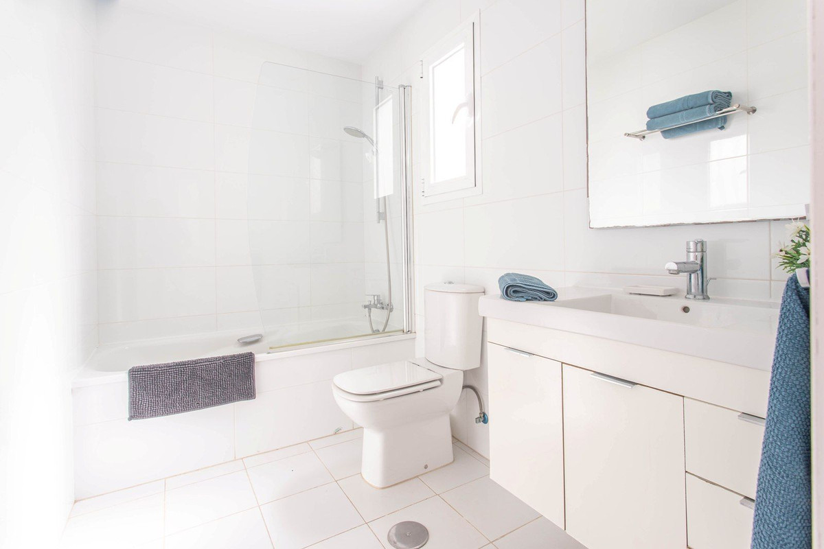 Se vende Pareada de 2 dormitorios en Costa Del Sol, Málaga, España