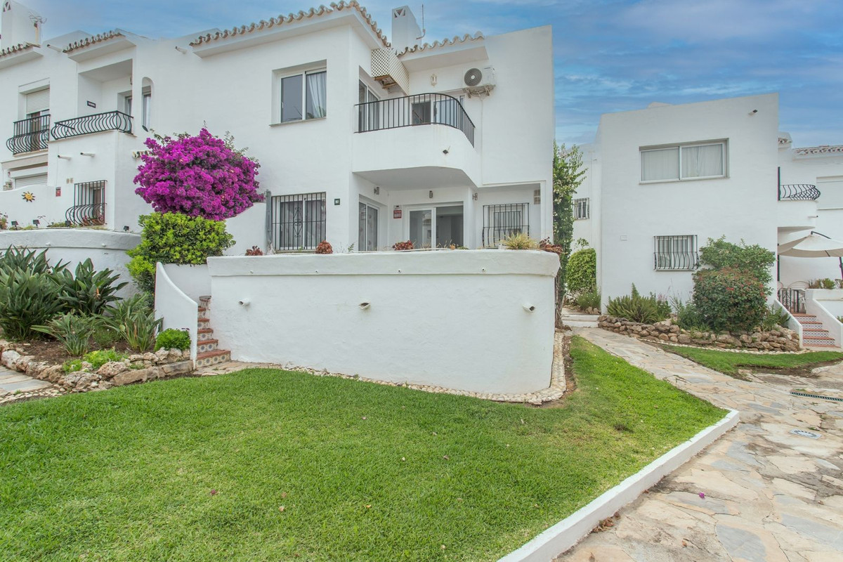 Se vende Pareada de 2 dormitorios en Costa Del Sol, Málaga, España