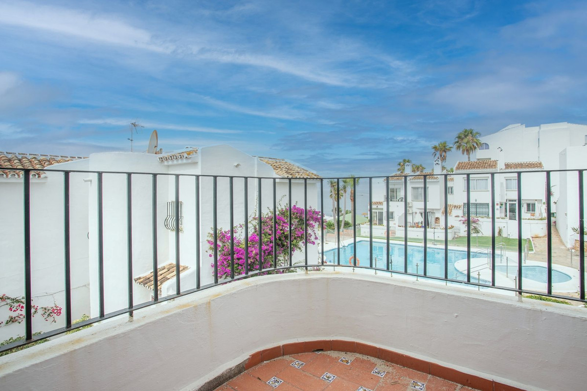Se vende Pareada de 2 dormitorios en Costa Del Sol, Málaga, España