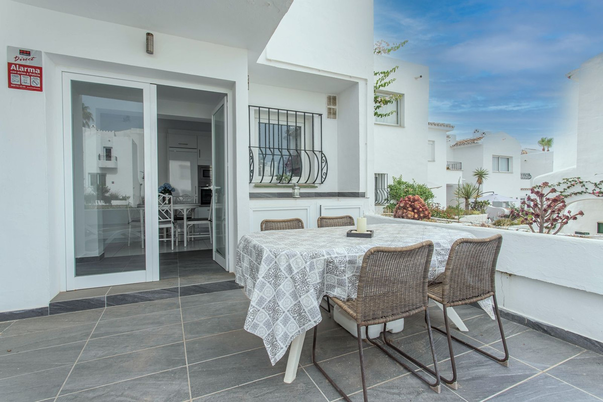 Se vende Pareada de 2 dormitorios en Costa Del Sol, Málaga, España