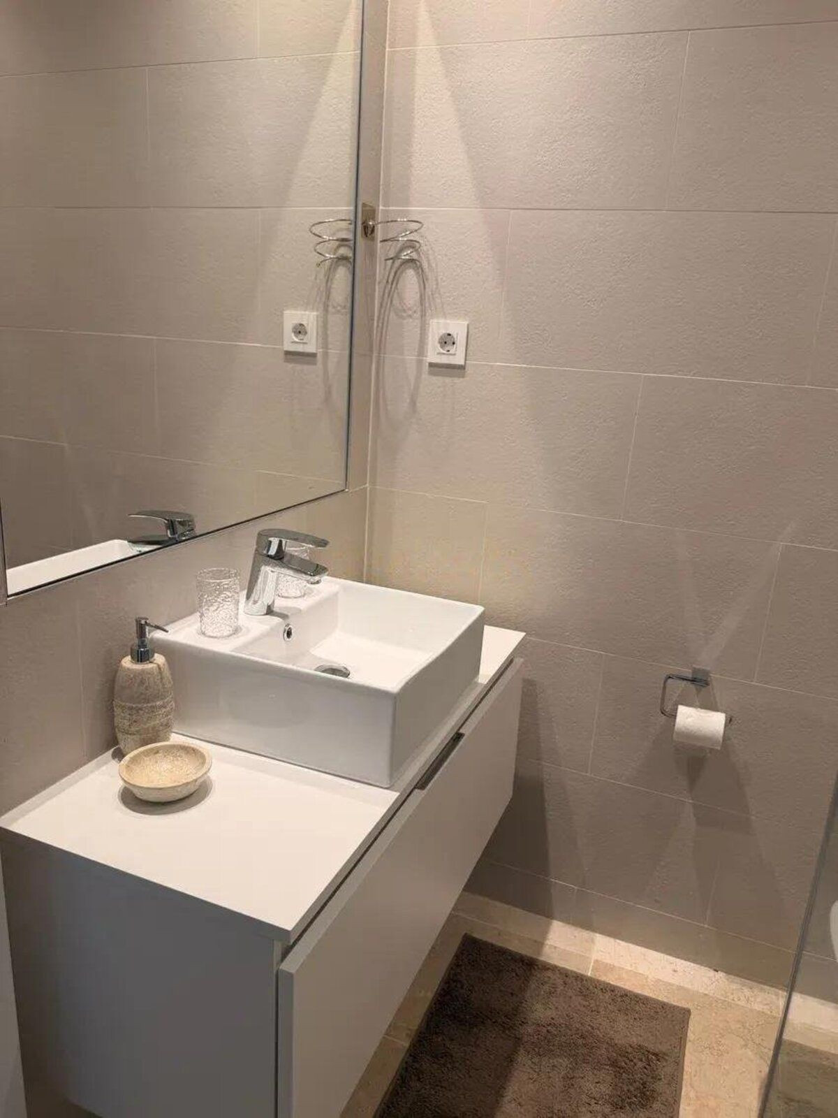 3 Bed Apartment for sale in El Paraiso Costa Del Sol, Málaga, Spain
