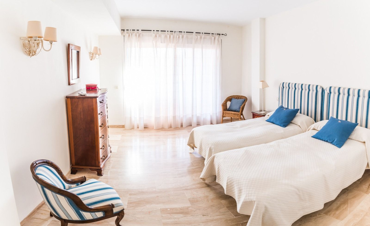 Se vende Apartamento Planta Media de 2 dormitorios en Costa Del Sol, Málaga, España