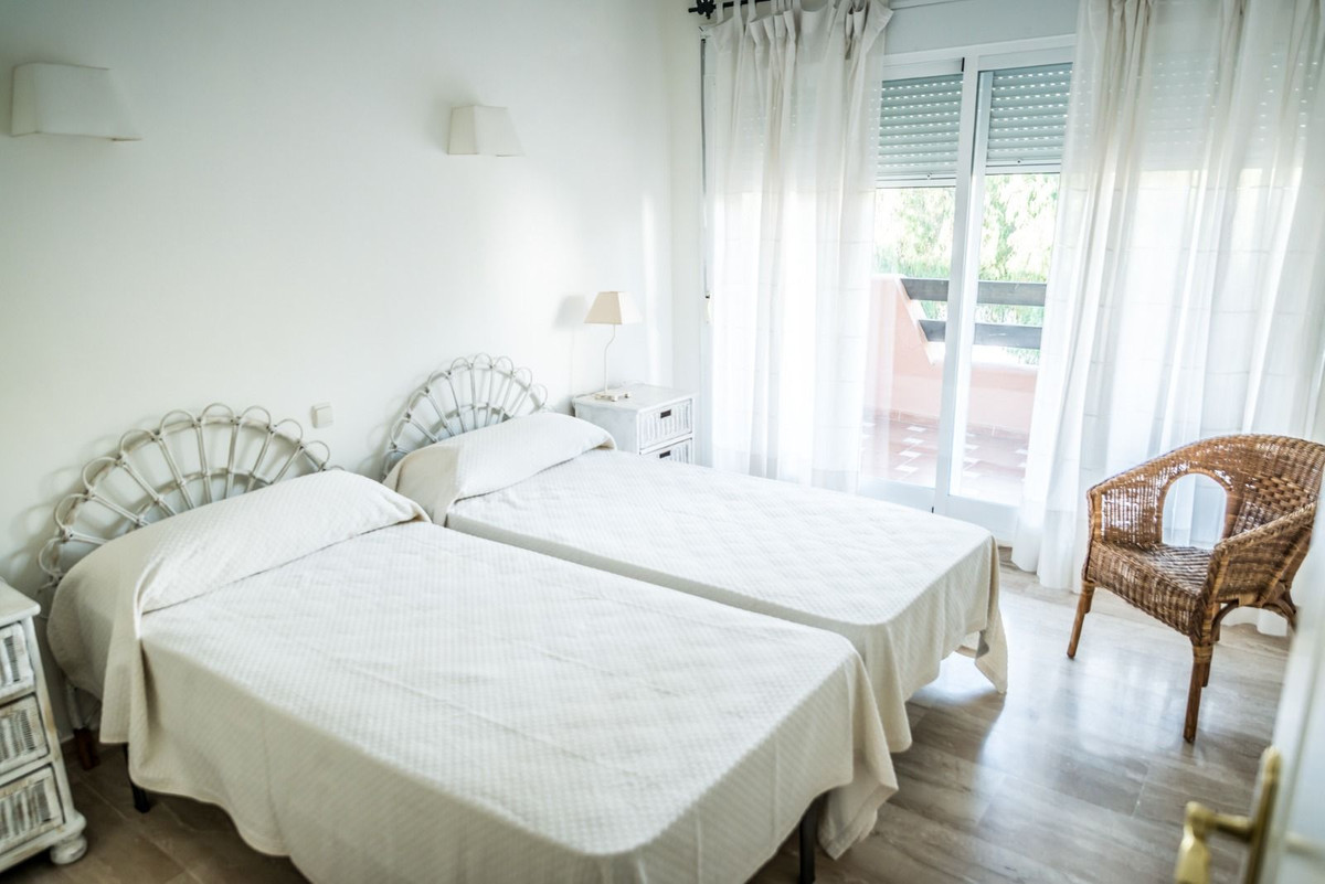 Se vende Apartamento Planta Media de 2 dormitorios en Costa Del Sol, Málaga, España
