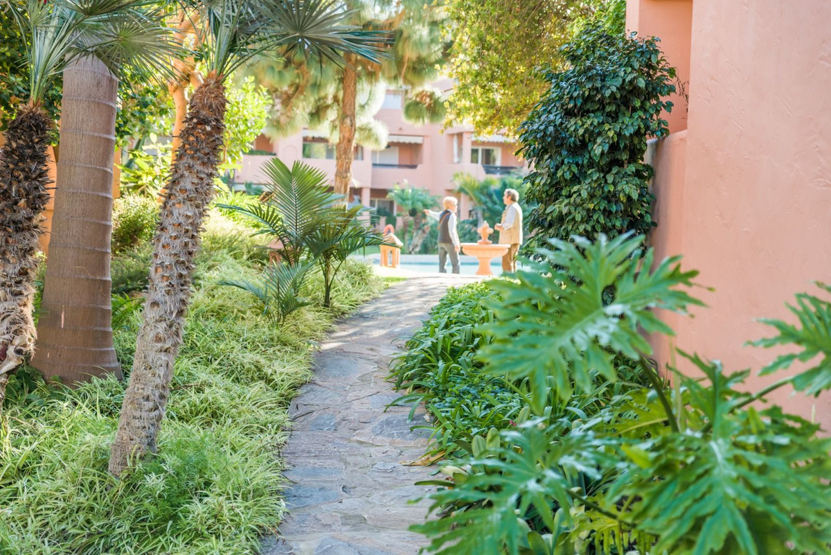 Se vende Apartamento Planta Media de 2 dormitorios en Costa Del Sol, Málaga, España