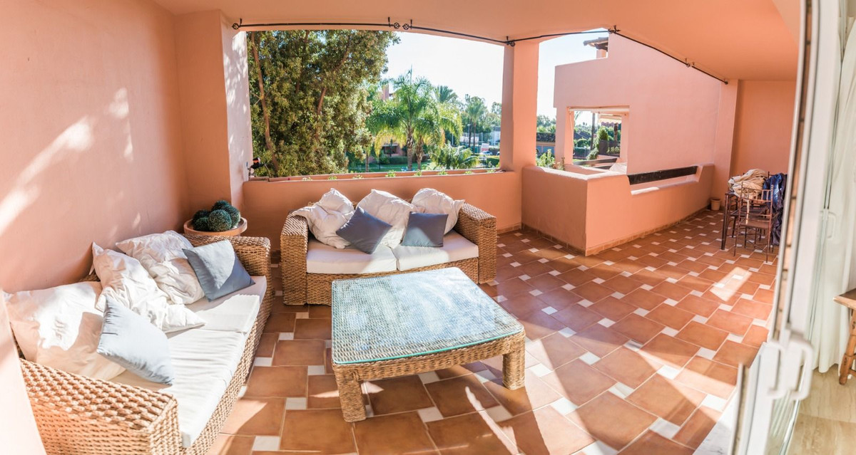 Se vende Apartamento Planta Media de 2 dormitorios en Costa Del Sol, Málaga, España