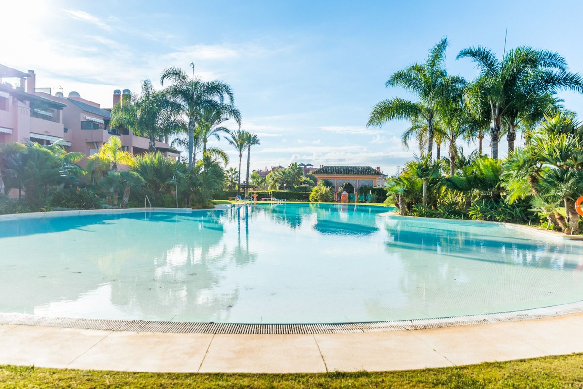 Se vende Apartamento Planta Media de 2 dormitorios en Costa Del Sol, Málaga, España