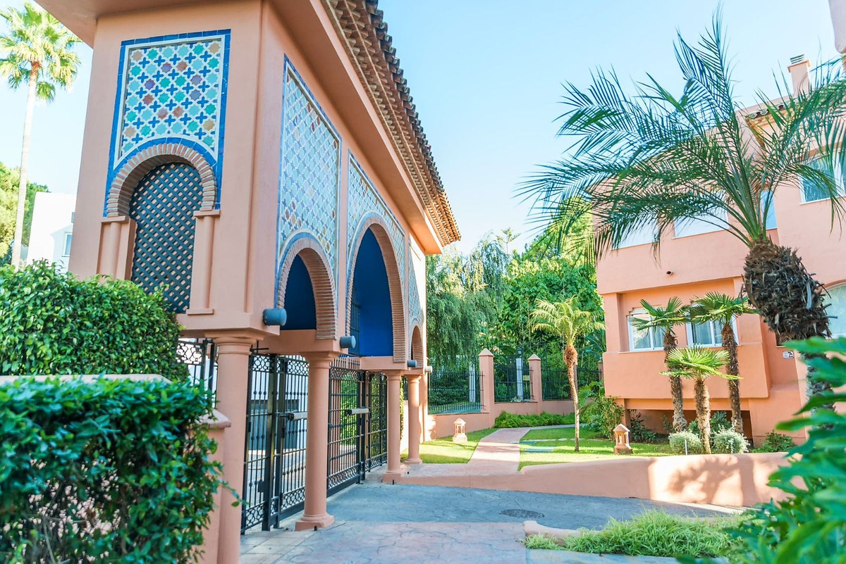 Se vende Apartamento Planta Media de 2 dormitorios en Costa Del Sol, Málaga, España