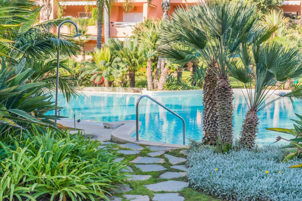 Se vende Apartamento Planta Media de 2 dormitorios en Costa Del Sol, Málaga, España