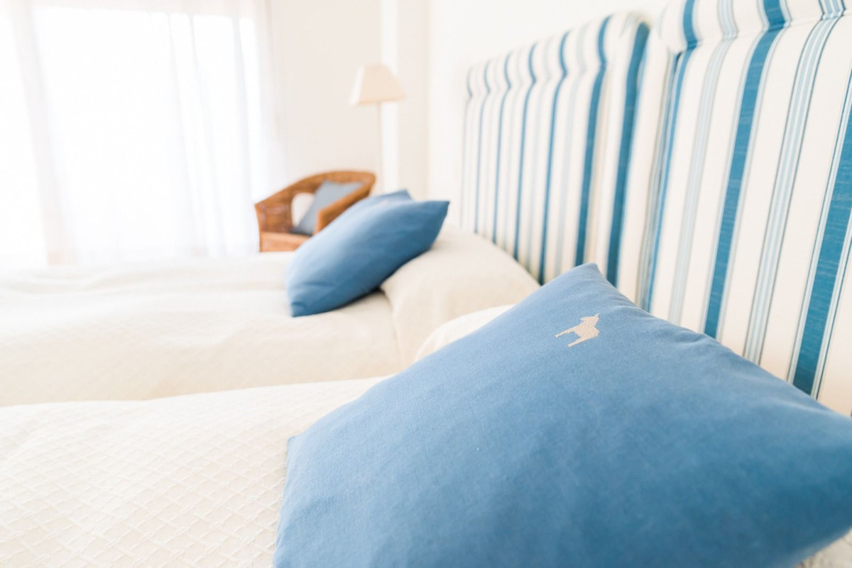 Se vende Apartamento Planta Media de 2 dormitorios en Costa Del Sol, Málaga, España