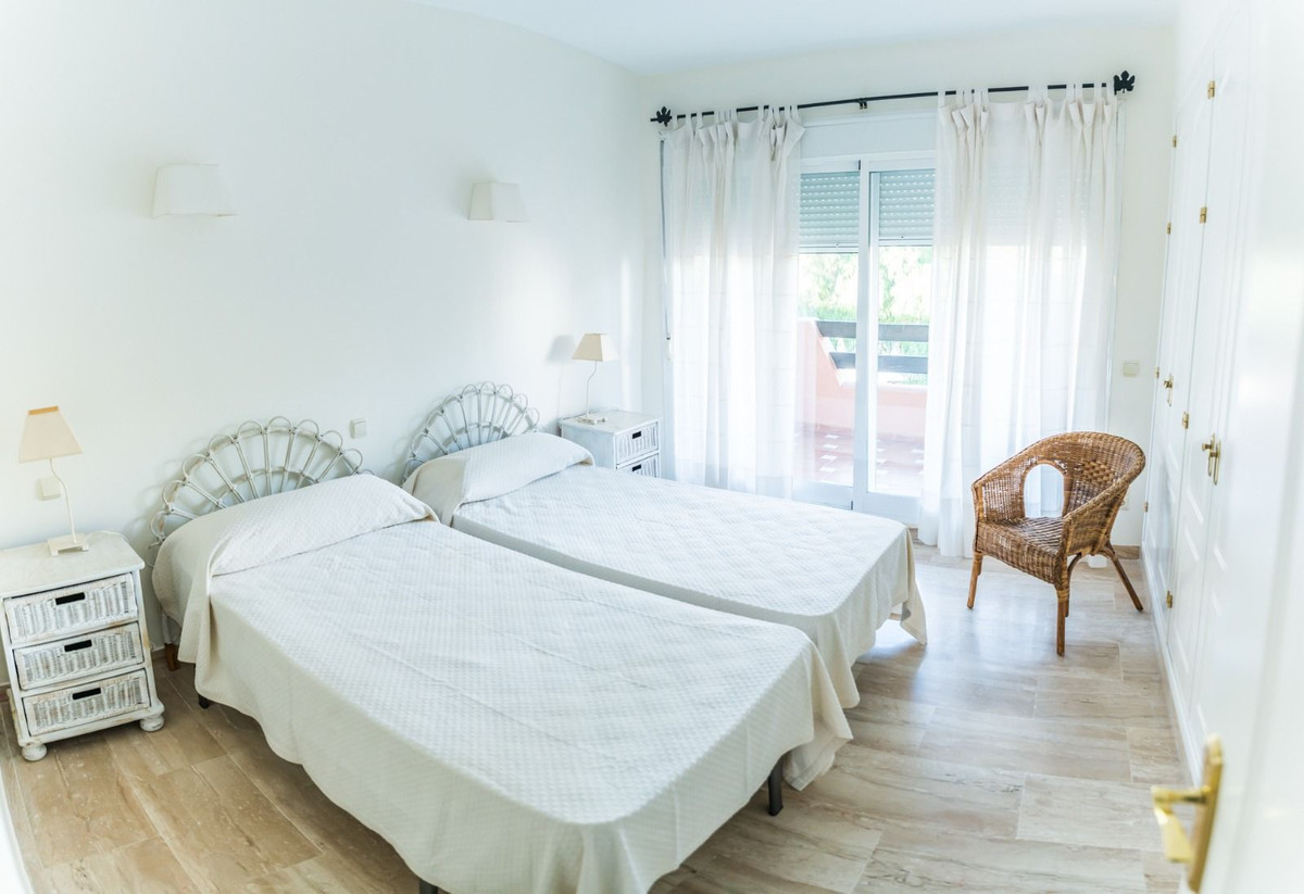 Se vende Apartamento Planta Media de 2 dormitorios en Costa Del Sol, Málaga, España