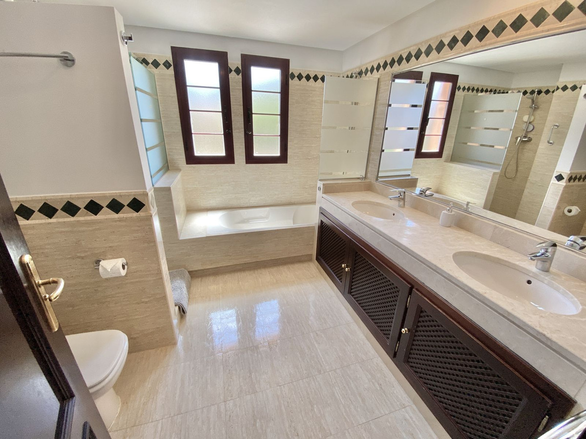 Se vende Apartamento Planta Baja de 2 dormitorios en Costa Del Sol, Málaga, España