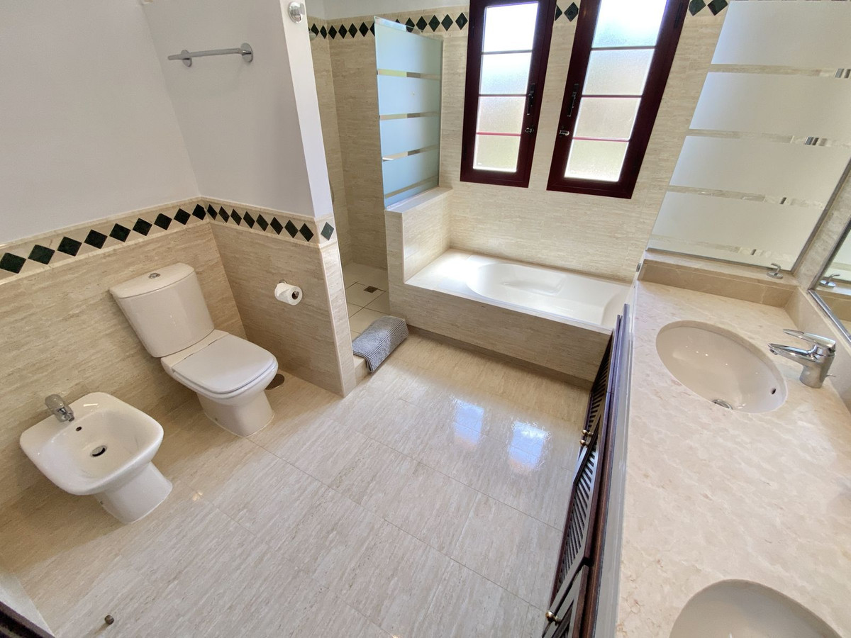 Se vende Apartamento Planta Baja de 2 dormitorios en Costa Del Sol, Málaga, España