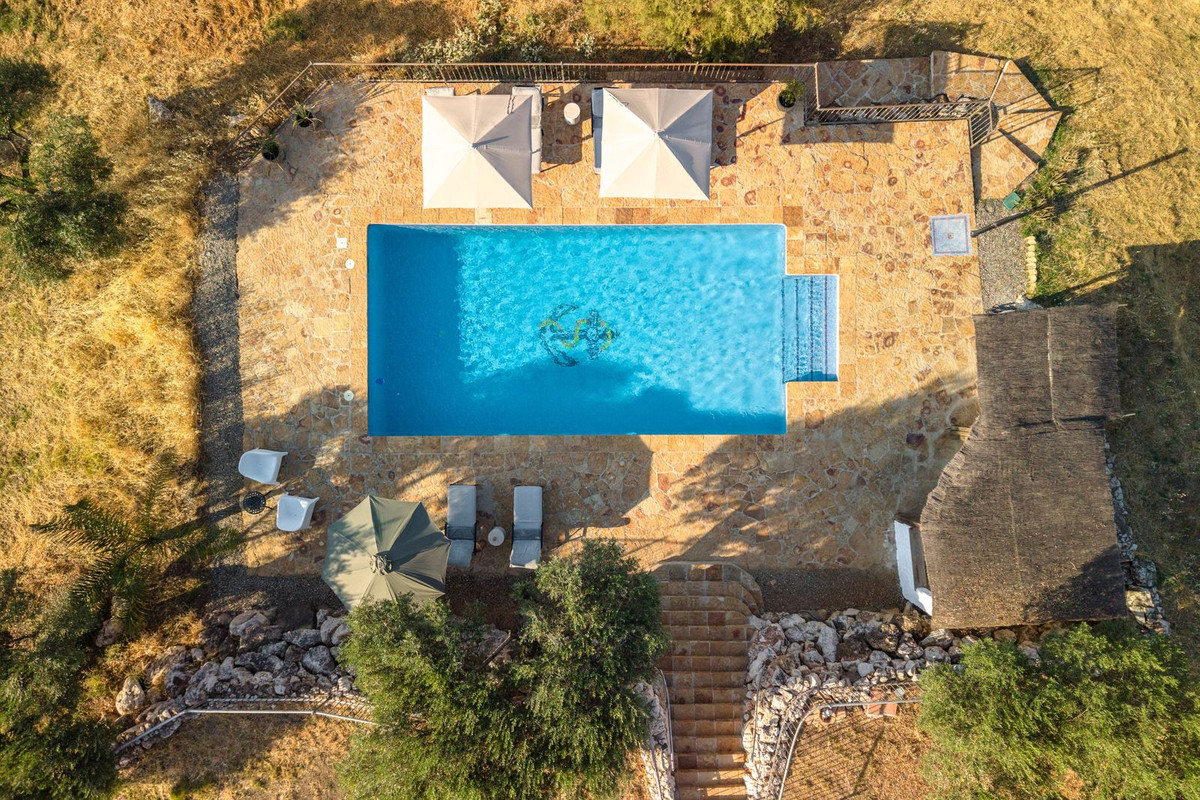 3 Bed Townhouse for sale in Coín Costa Del Sol, Málaga, Spain