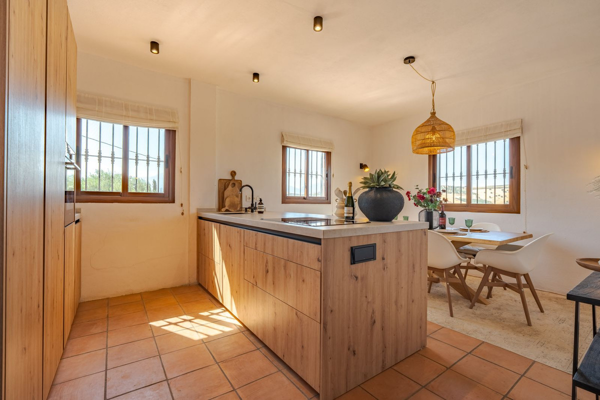 3 Bed Townhouse for sale in Coín Costa Del Sol, Málaga, Spain