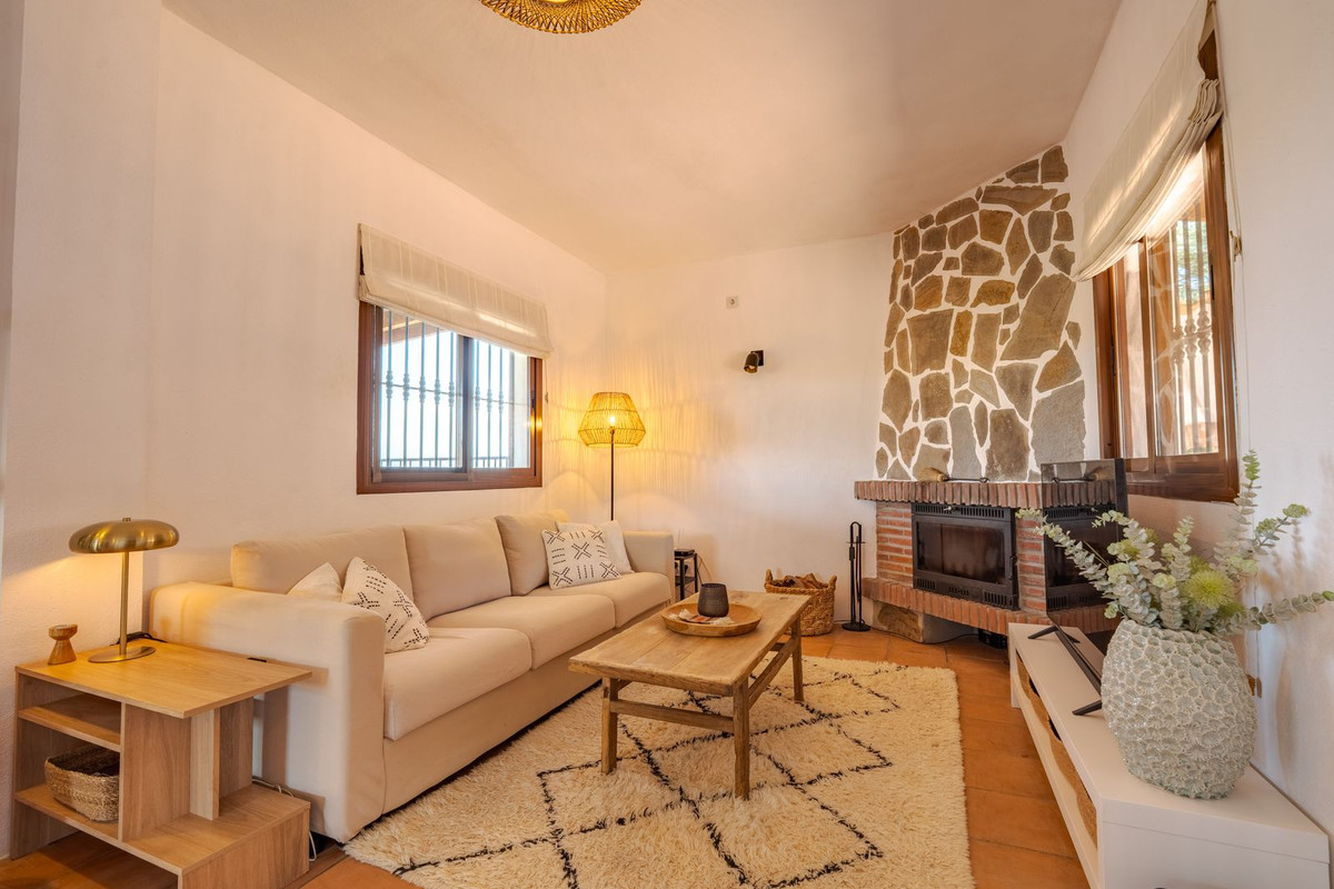 3 Bed Townhouse for sale in Coín Costa Del Sol, Málaga, Spain