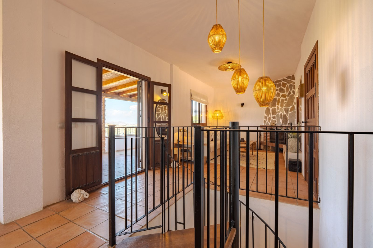 3 Bed Townhouse for sale in Coín Costa Del Sol, Málaga, Spain