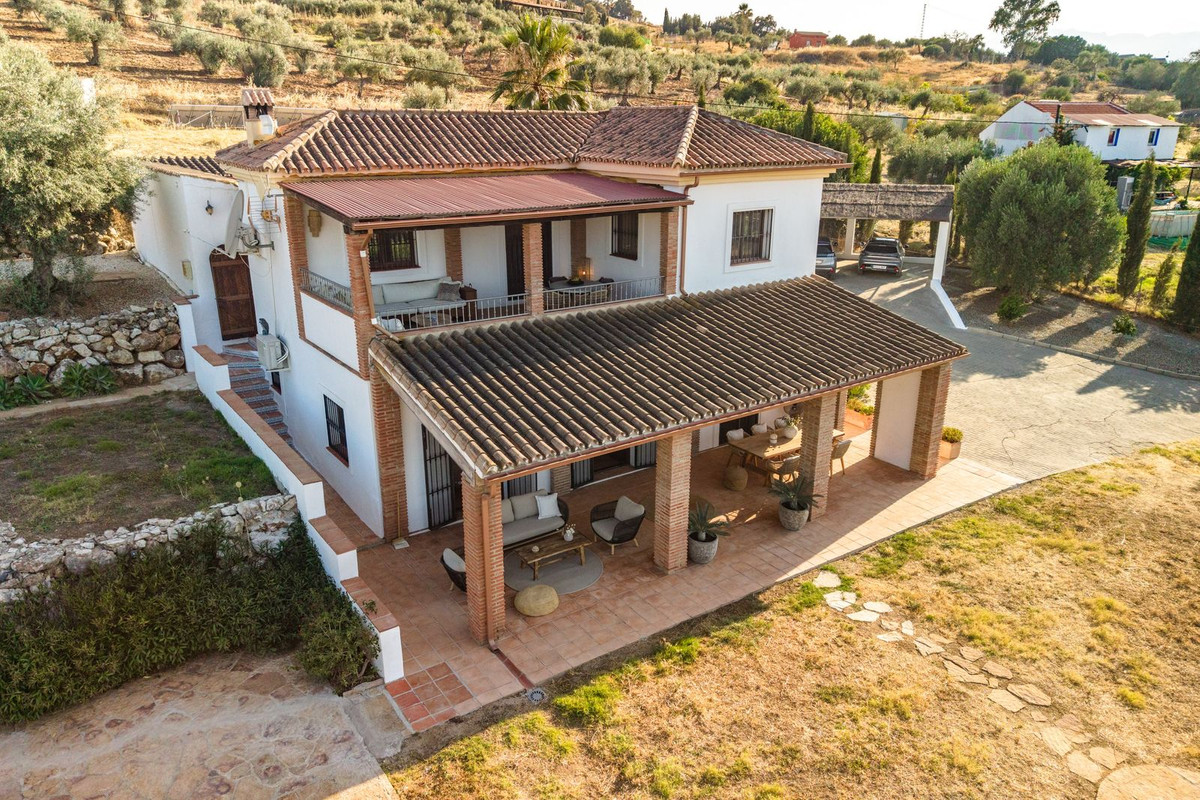 3 Bed Townhouse for sale in Coín Costa Del Sol, Málaga, Spain