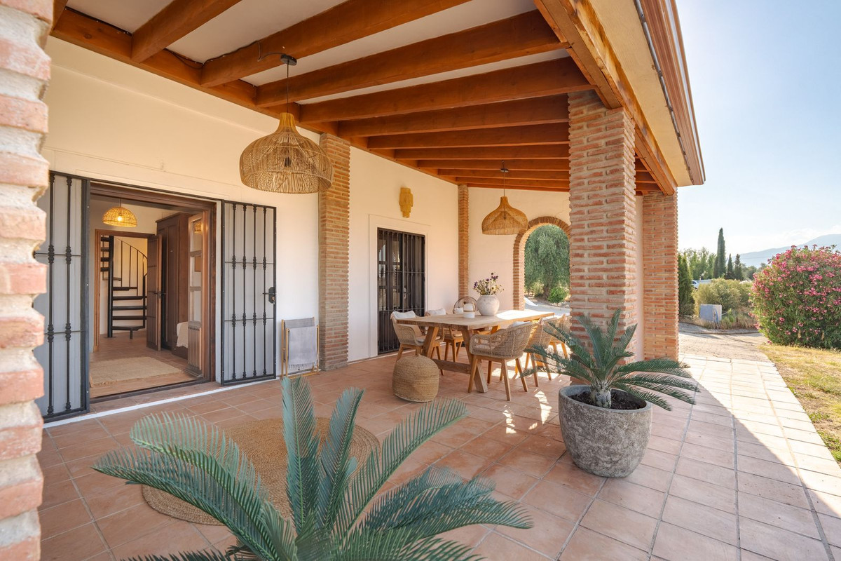 3 Bed Townhouse for sale in Coín Costa Del Sol, Málaga, Spain