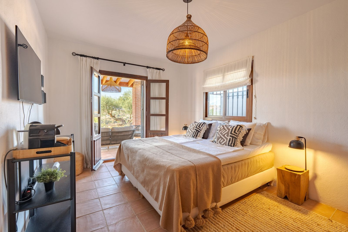 3 Bed Townhouse for sale in Coín Costa Del Sol, Málaga, Spain