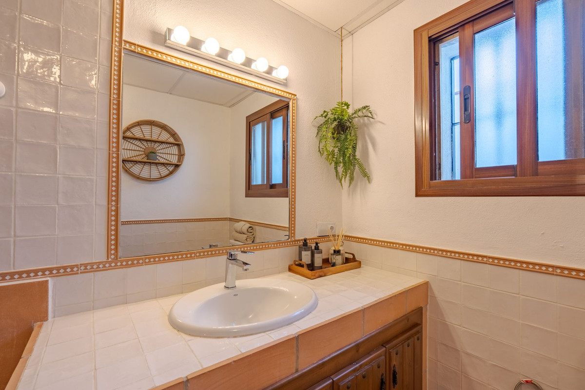 3 Bed Townhouse for sale in Coín Costa Del Sol, Málaga, Spain