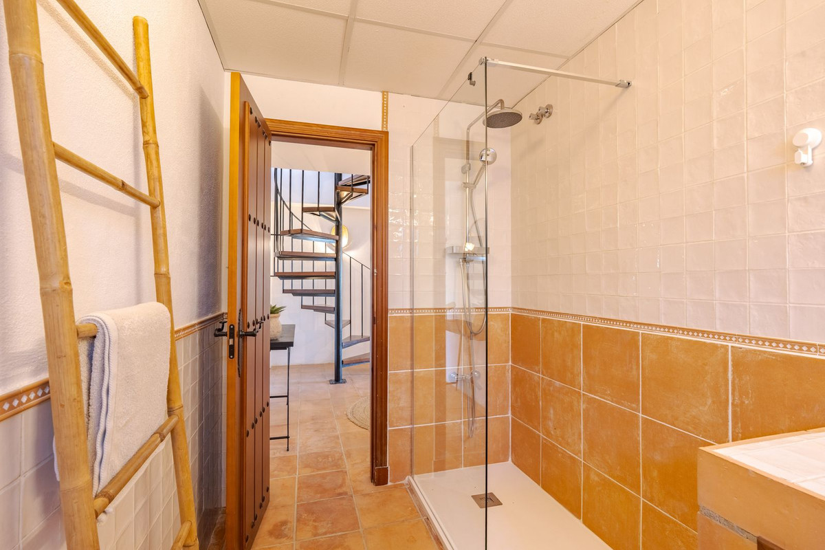 3 Bed Townhouse for sale in Coín Costa Del Sol, Málaga, Spain