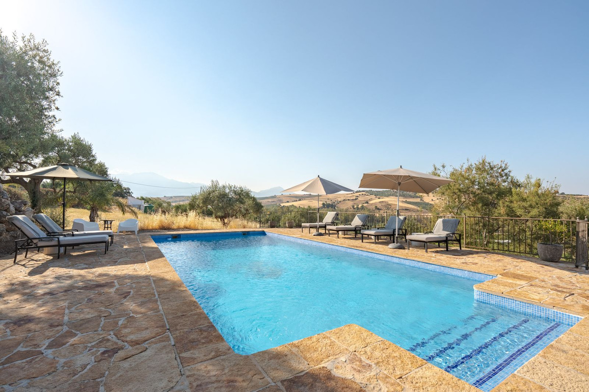 3 Bed Townhouse for sale in Coín Costa Del Sol, Málaga, Spain