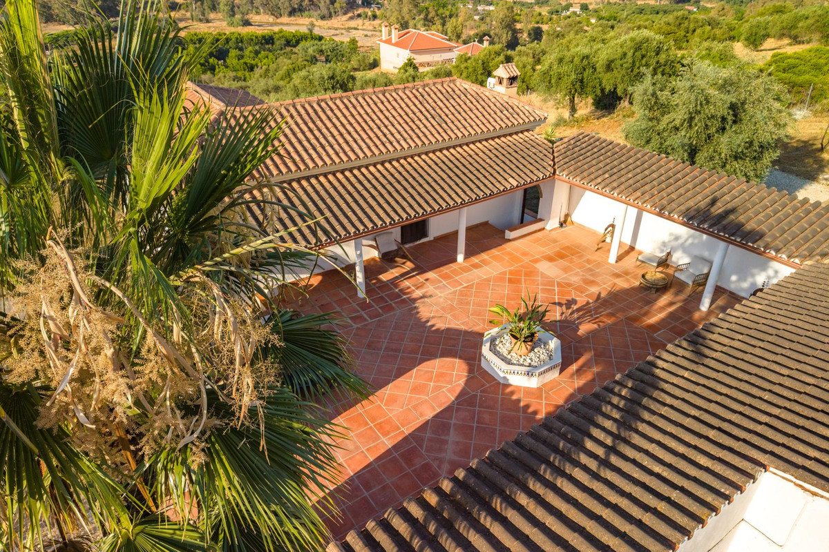 3 Bed Townhouse for sale in Coín Costa Del Sol, Málaga, Spain