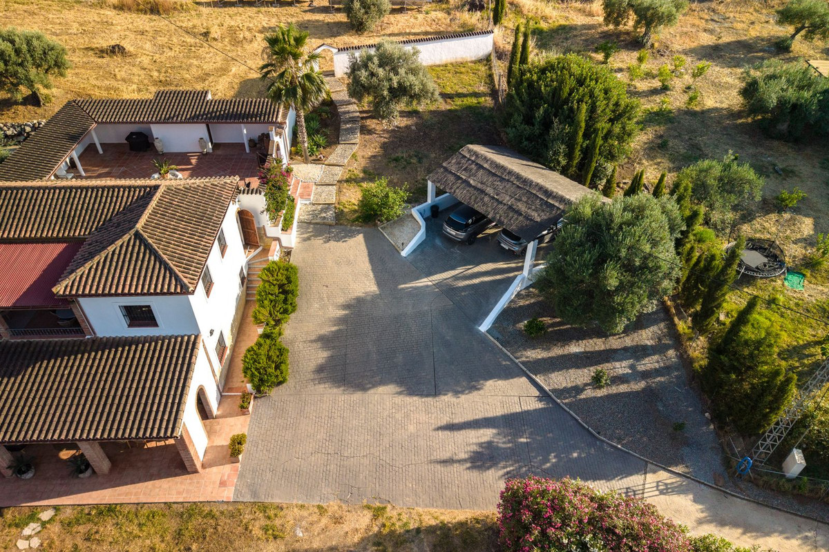 3 Bed Townhouse for sale in Coín Costa Del Sol, Málaga, Spain