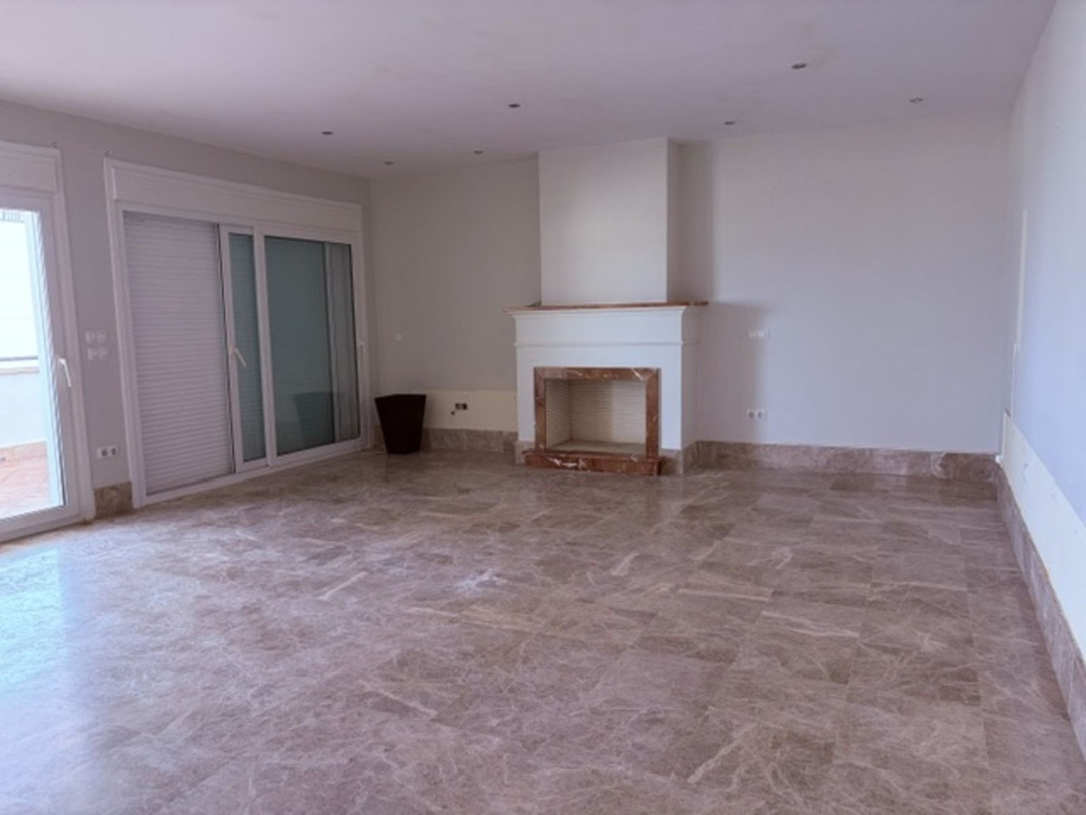 3 Bed Apartment for sale in Santa Clara Costa Del Sol, Málaga, Spain