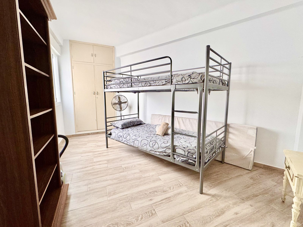 Se vende Apartamento Planta Media de 3 dormitorios en Costa Del Sol, Málaga, España