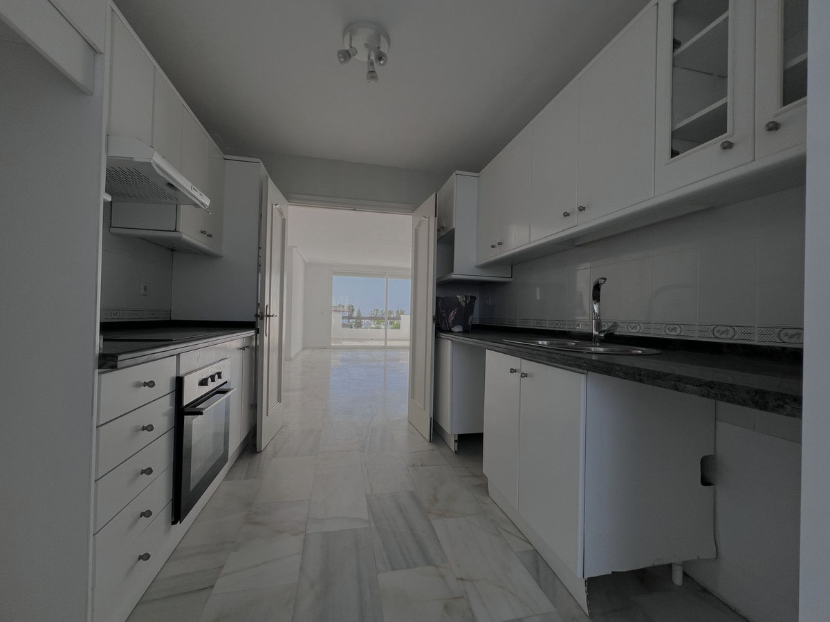 Se vende Apartamento Planta Media de 2 dormitorios en Costa Del Sol, Málaga, España