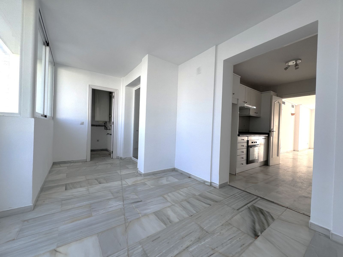 Se vende Apartamento Planta Media de 2 dormitorios en Costa Del Sol, Málaga, España