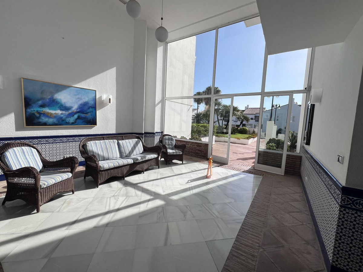 Se vende Apartamento Planta Media de 2 dormitorios en Costa Del Sol, Málaga, España