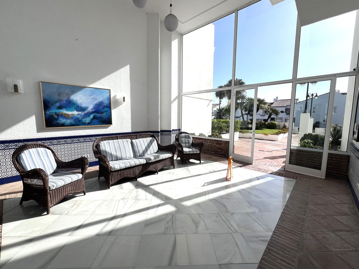 Se vende Apartamento Planta Media de 2 dormitorios en Costa Del Sol, Málaga, España