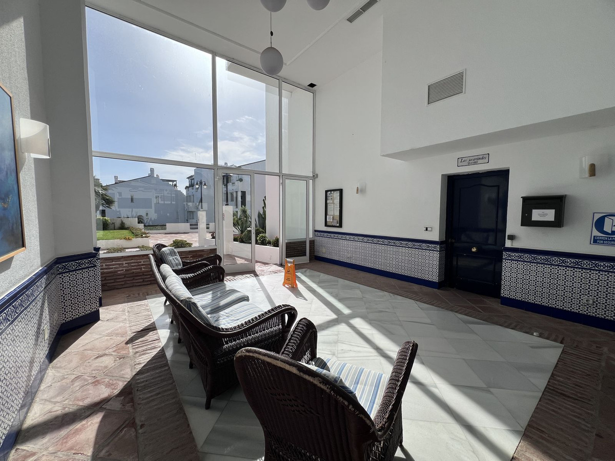 Se vende Apartamento Planta Media de 2 dormitorios en Costa Del Sol, Málaga, España