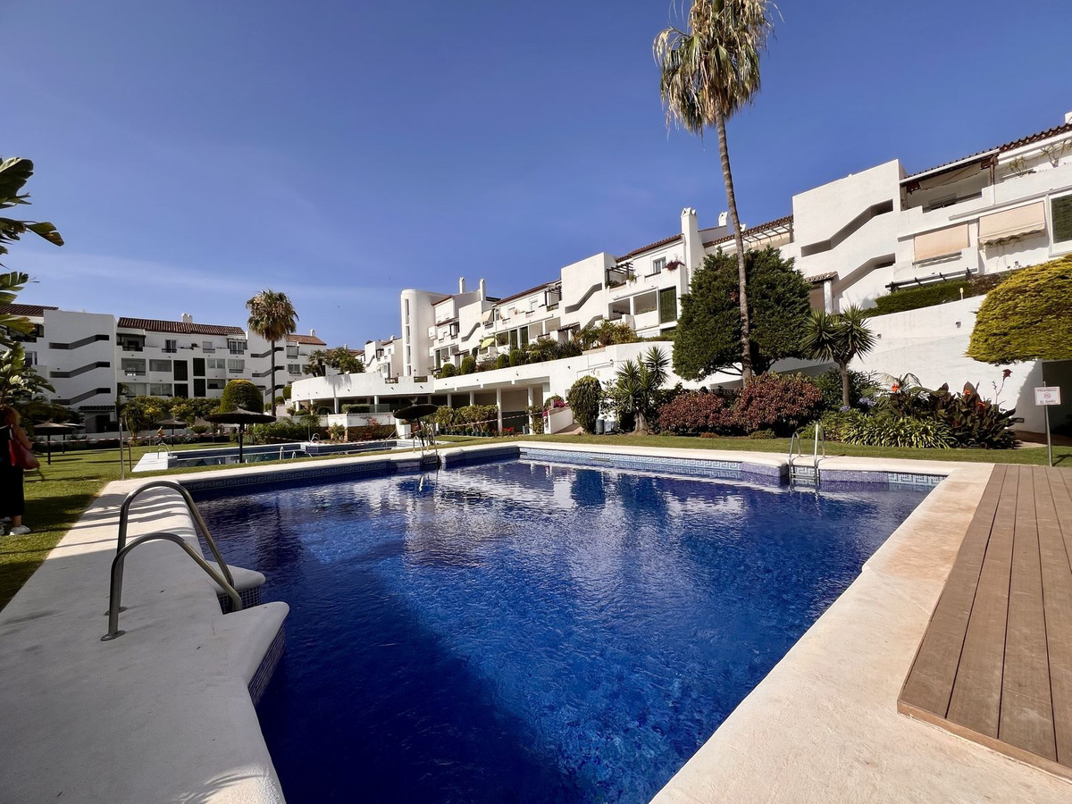 Se vende Apartamento Planta Media de 2 dormitorios en Costa Del Sol, Málaga, España