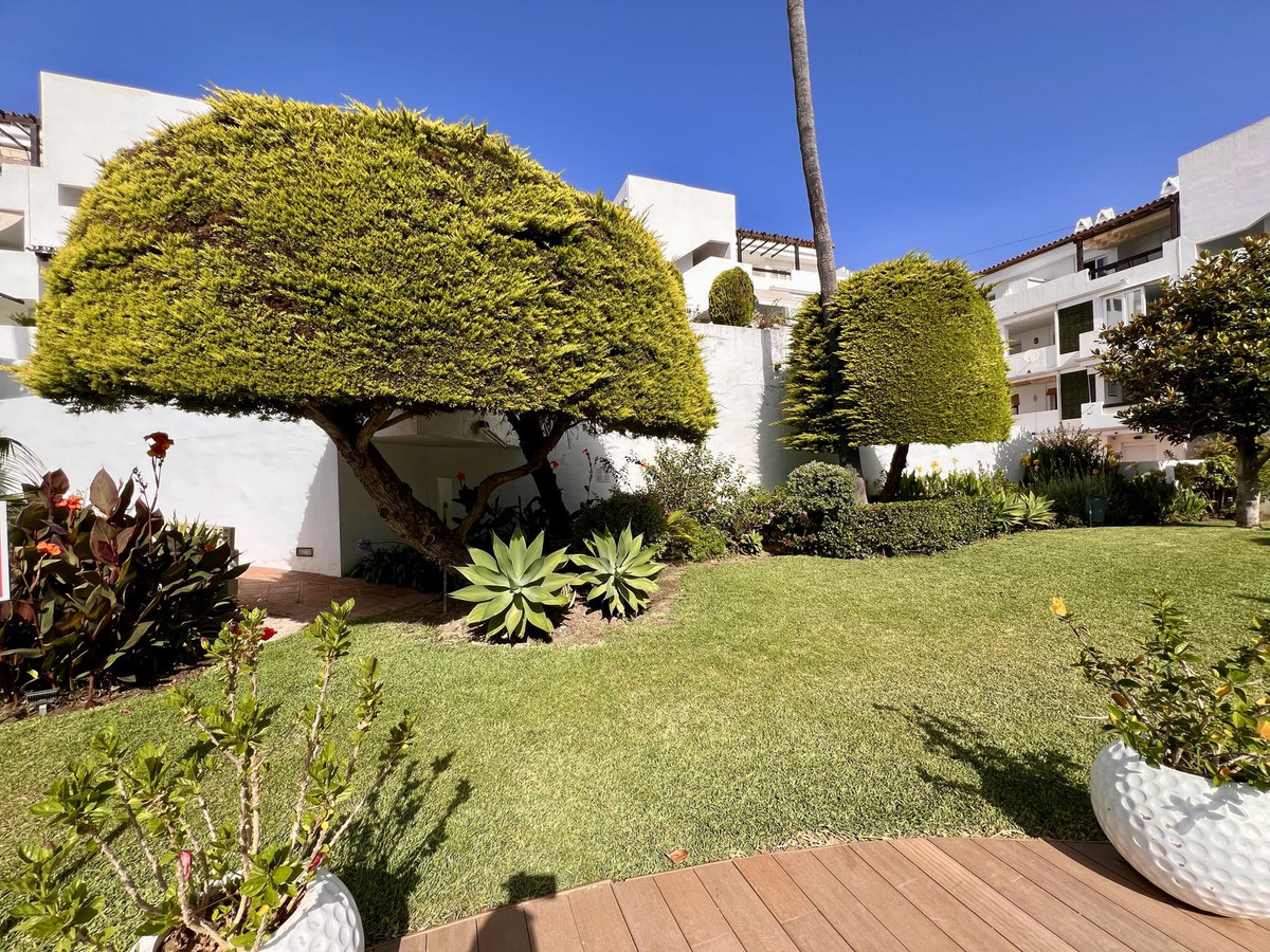 Se vende Apartamento Planta Media de 2 dormitorios en Costa Del Sol, Málaga, España