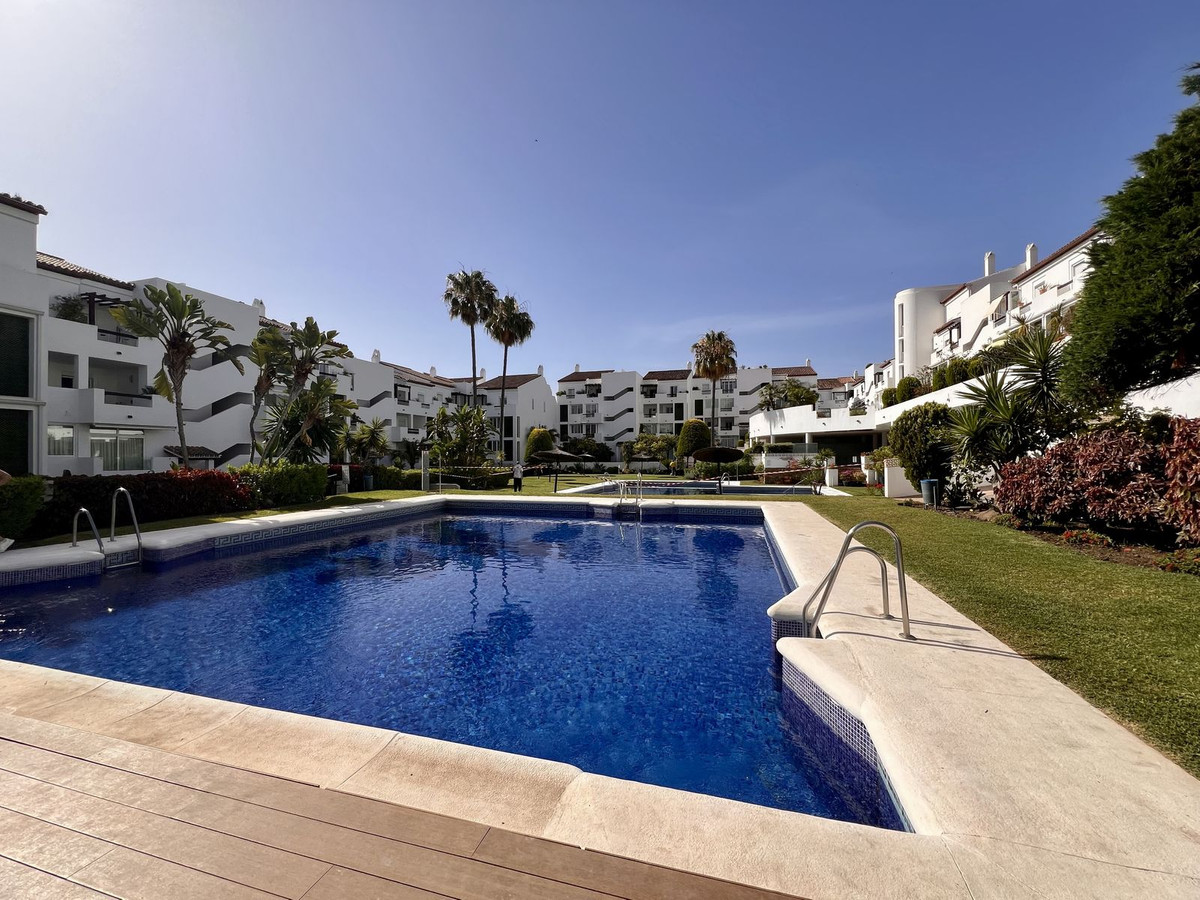 Se vende Apartamento Planta Media de 2 dormitorios en Costa Del Sol, Málaga, España