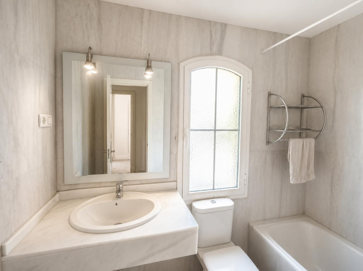 Se vende Villa - Chalet de 3 dormitorios en Costa Del Sol, Málaga, España