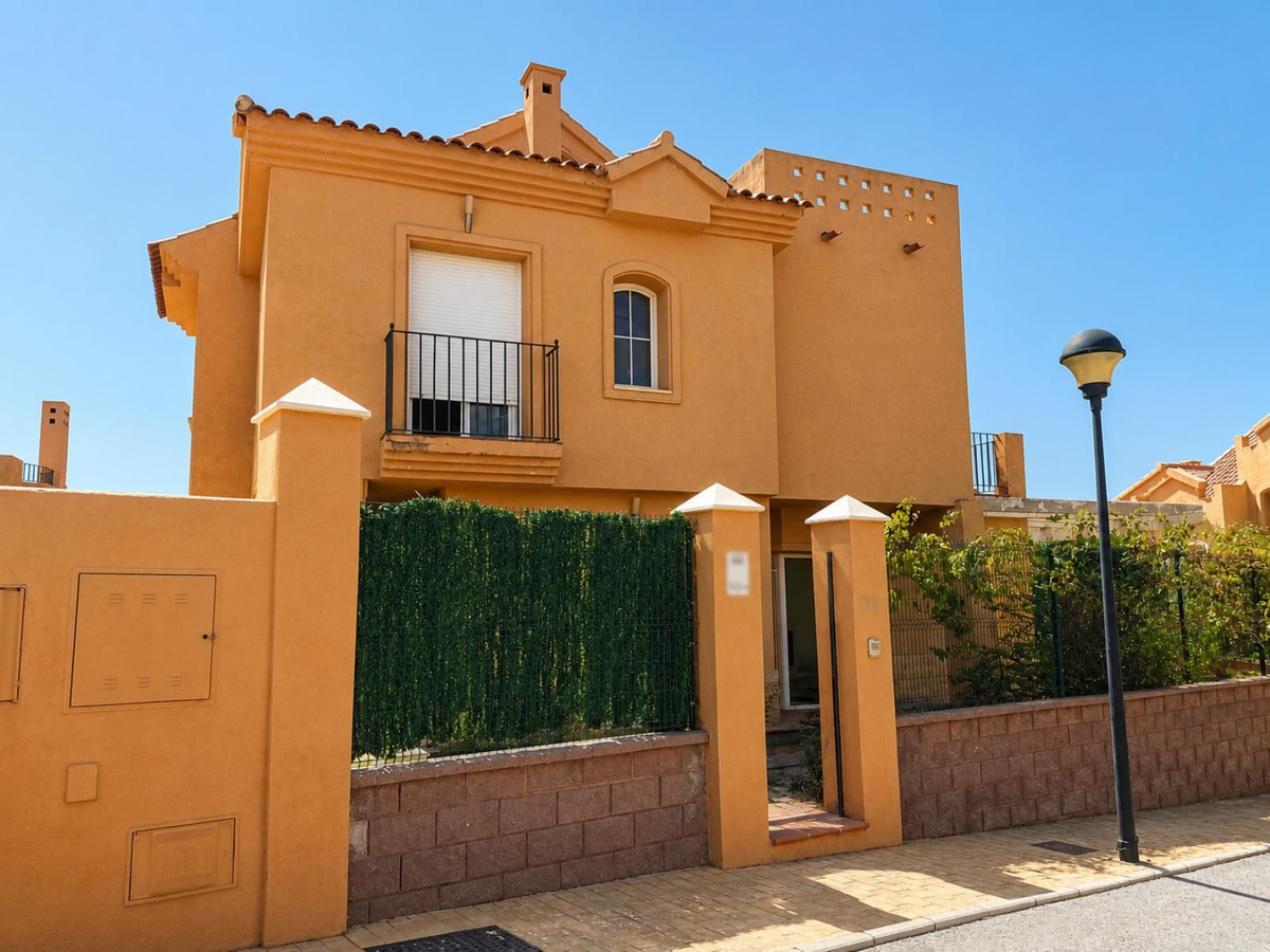 Se vende Villa - Chalet de 3 dormitorios en Costa Del Sol, Málaga, España