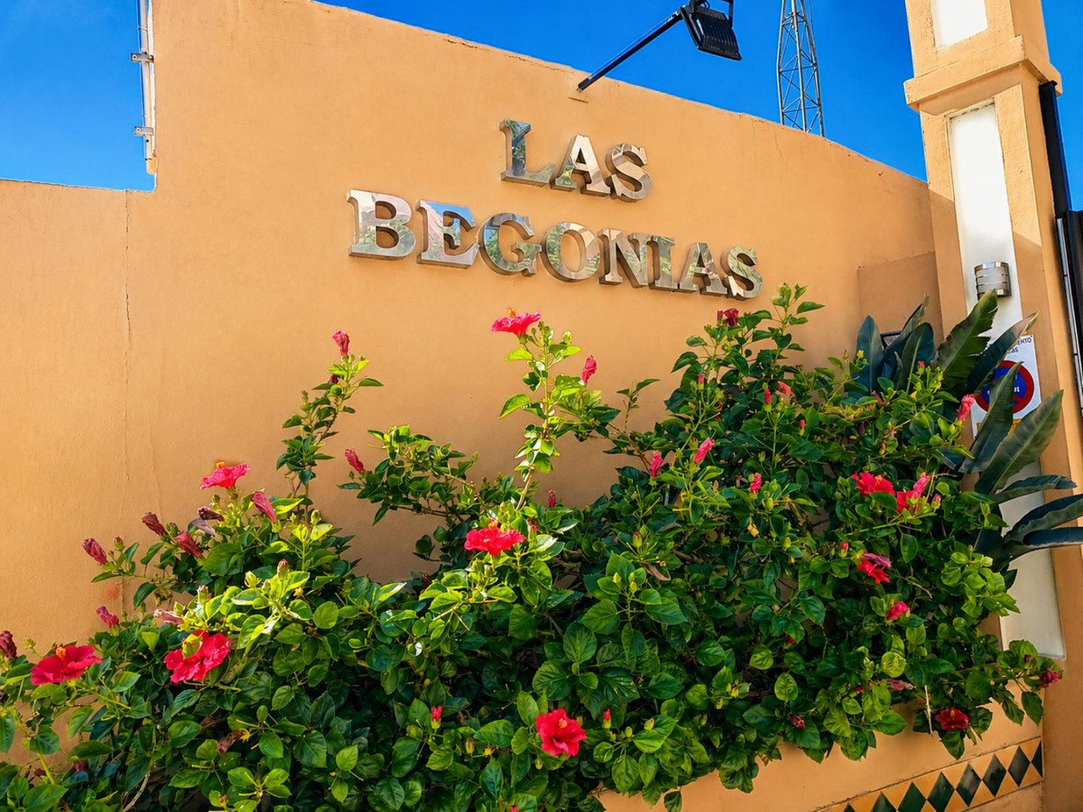 Se vende Villa - Chalet de 3 dormitorios en Costa Del Sol, Málaga, España