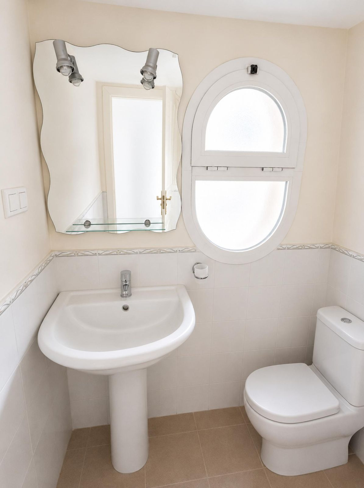 Se vende Villa - Chalet de 3 dormitorios en Costa Del Sol, Málaga, España