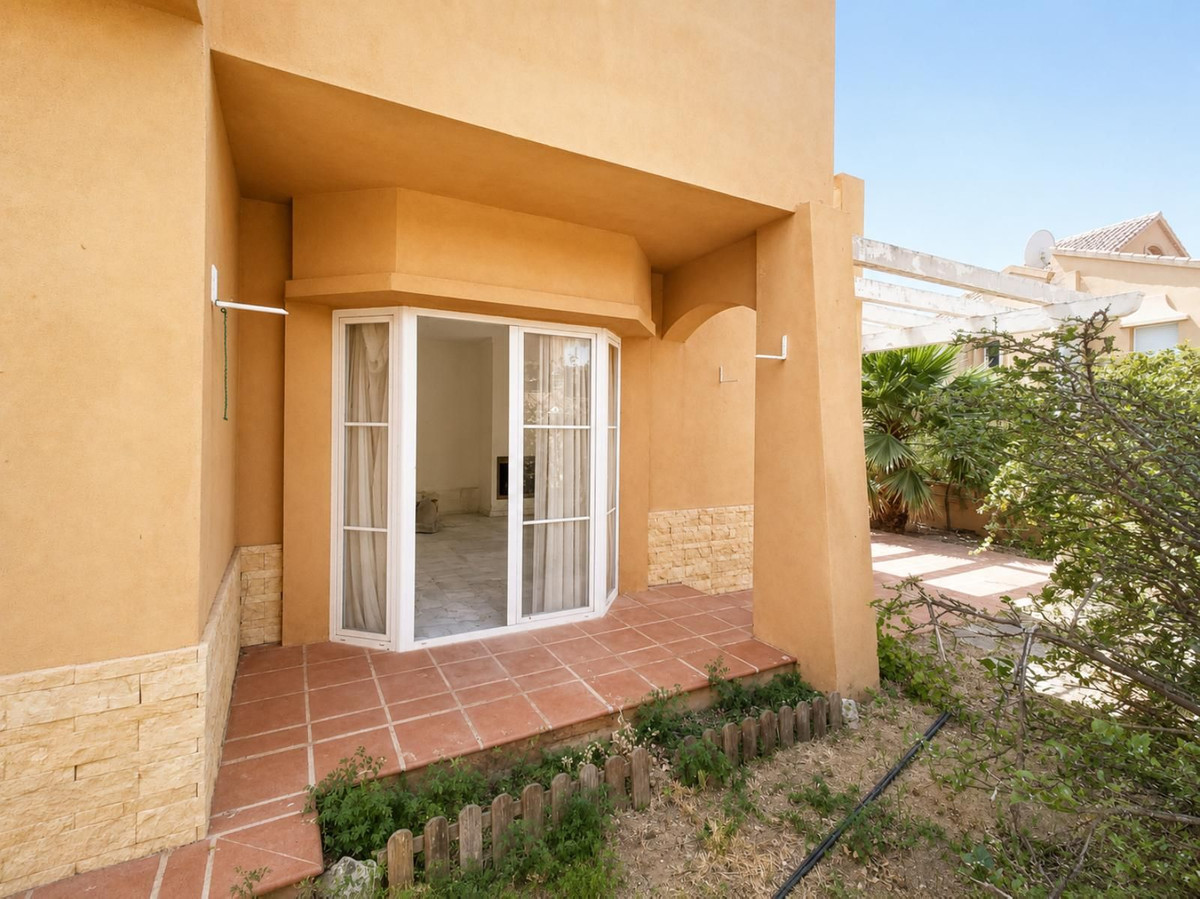 Se vende Villa - Chalet de 3 dormitorios en Costa Del Sol, Málaga, España